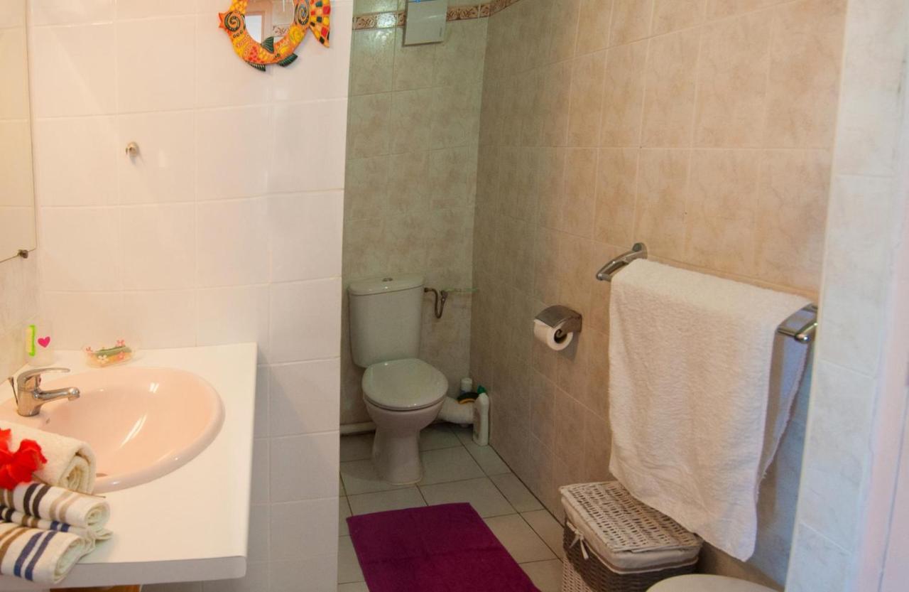 Rose Phoenix Rez-De-Jardin Piscine Et Vue Mer Les Anses-d'Arlets Luaran gambar