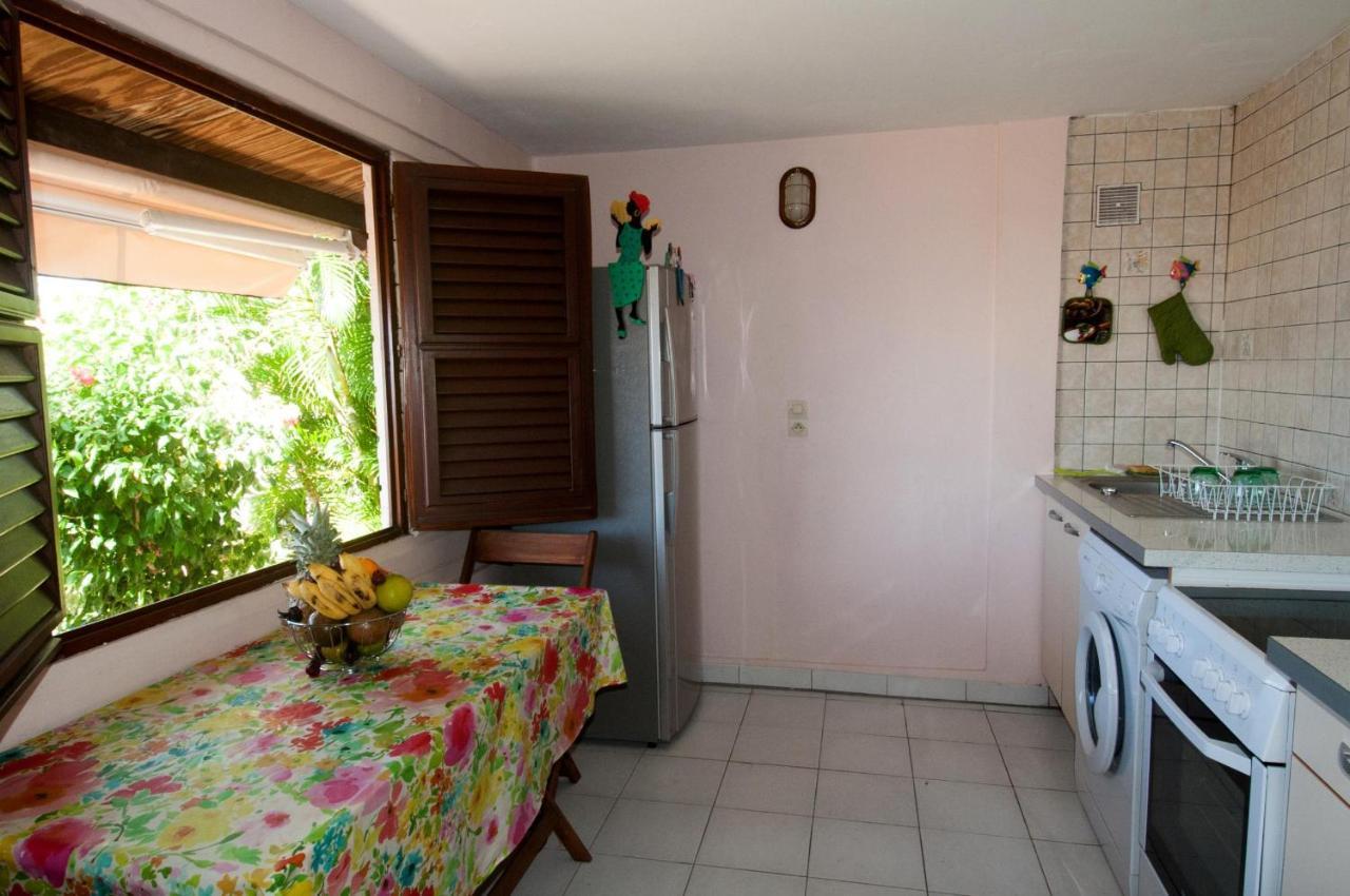 Rose Phoenix Rez-De-Jardin Piscine Et Vue Mer Les Anses-d'Arlets Luaran gambar