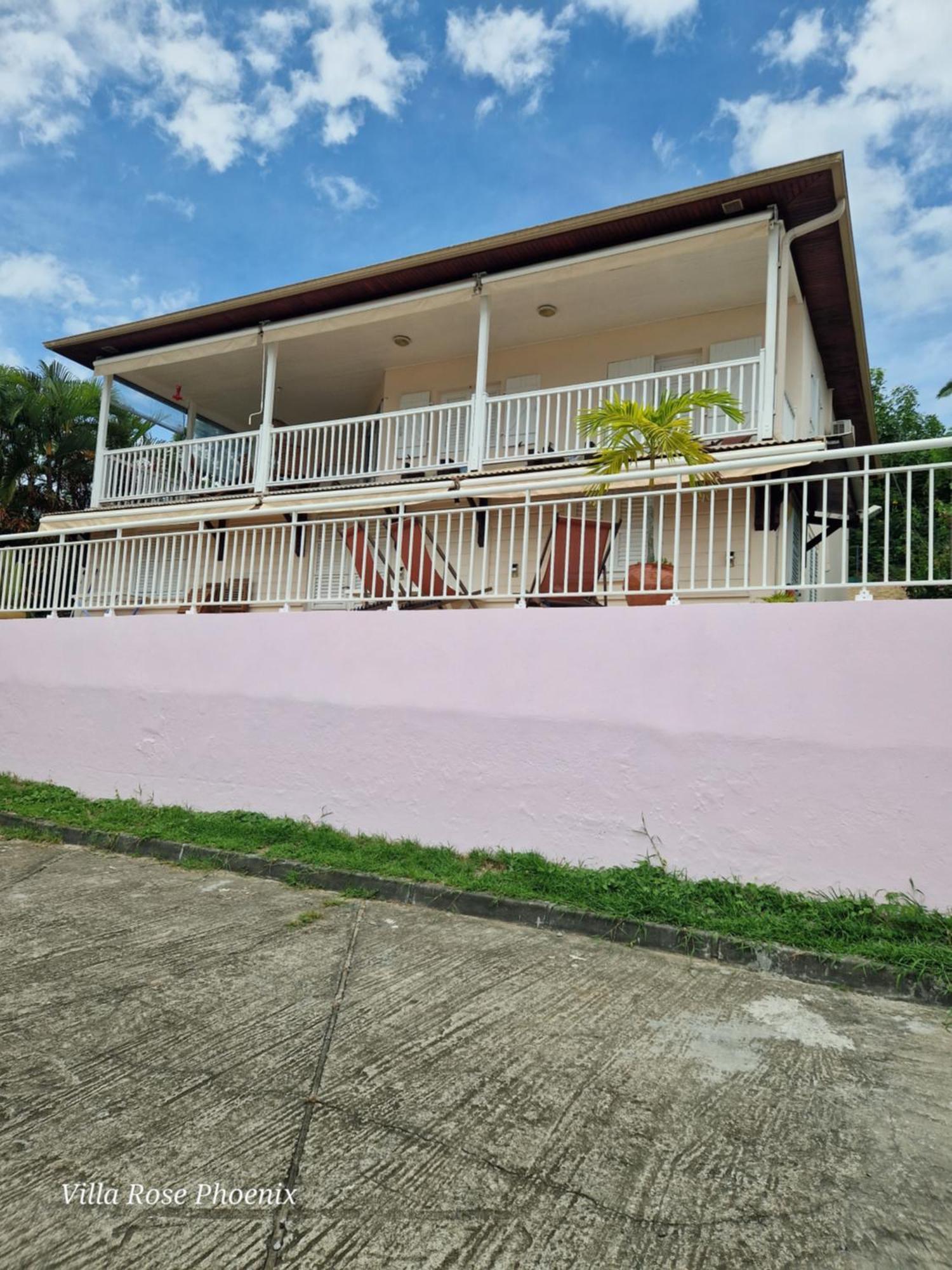 Rose Phoenix Rez-De-Jardin Piscine Et Vue Mer Les Anses-d'Arlets Luaran gambar